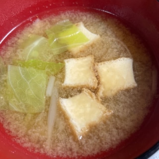 厚揚げ、もやし、キャベツの米麹味噌の味噌汁